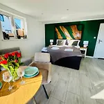 Izerska Baza - Basen, Ebike, Narty, Sauna, Jacuzzi, Blisko świeradów Zdrój Apartament Giebultow (Lwowek Slaski)