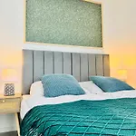 Apartment Izerska Baza - Basen, Ebike, Narty, Sauna, Jacuzzi, Blisko Swieradow Zdroj *