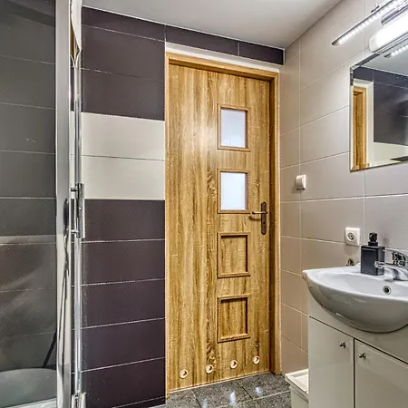 Izerska Baza - Basen, Ebike, Narty, Sauna, Jacuzzi, Blisko Swieradow Zdroj Appartement Giebultow (Lwowek Slaski)